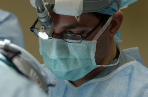 Read more about the article 【鼻整形手術】 鼻整形手術種類比較：假體、軟骨與自體組織差異
