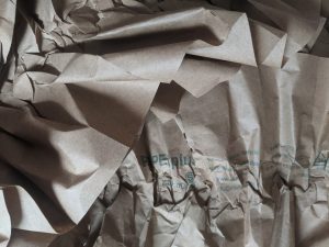 Read more about the article 法令紋顯老怎麼辦？玻尿酸填充瞬間撫平歲月溝壑