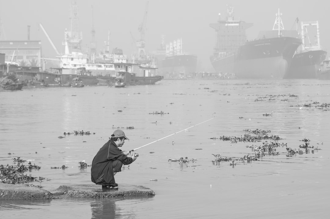 You are currently viewing 藍鑽魚骨線：抗菌倒鉤設計，強韌拉力重塑輪廓線