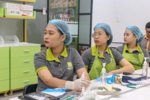 Read more about the article 原廠認證診所怎麼查？辨別水貨與假貨的自保三步驟